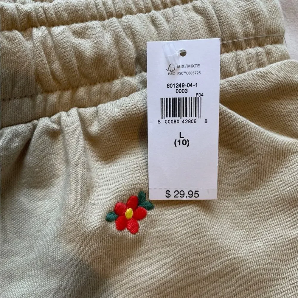NWT Gap Tan Shorts with Embroidered Flowers Size Large